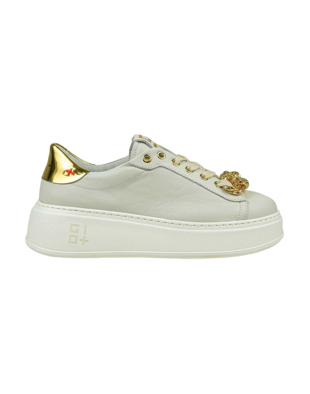 Gio+ Sneakers beige con accessorio catena dorata