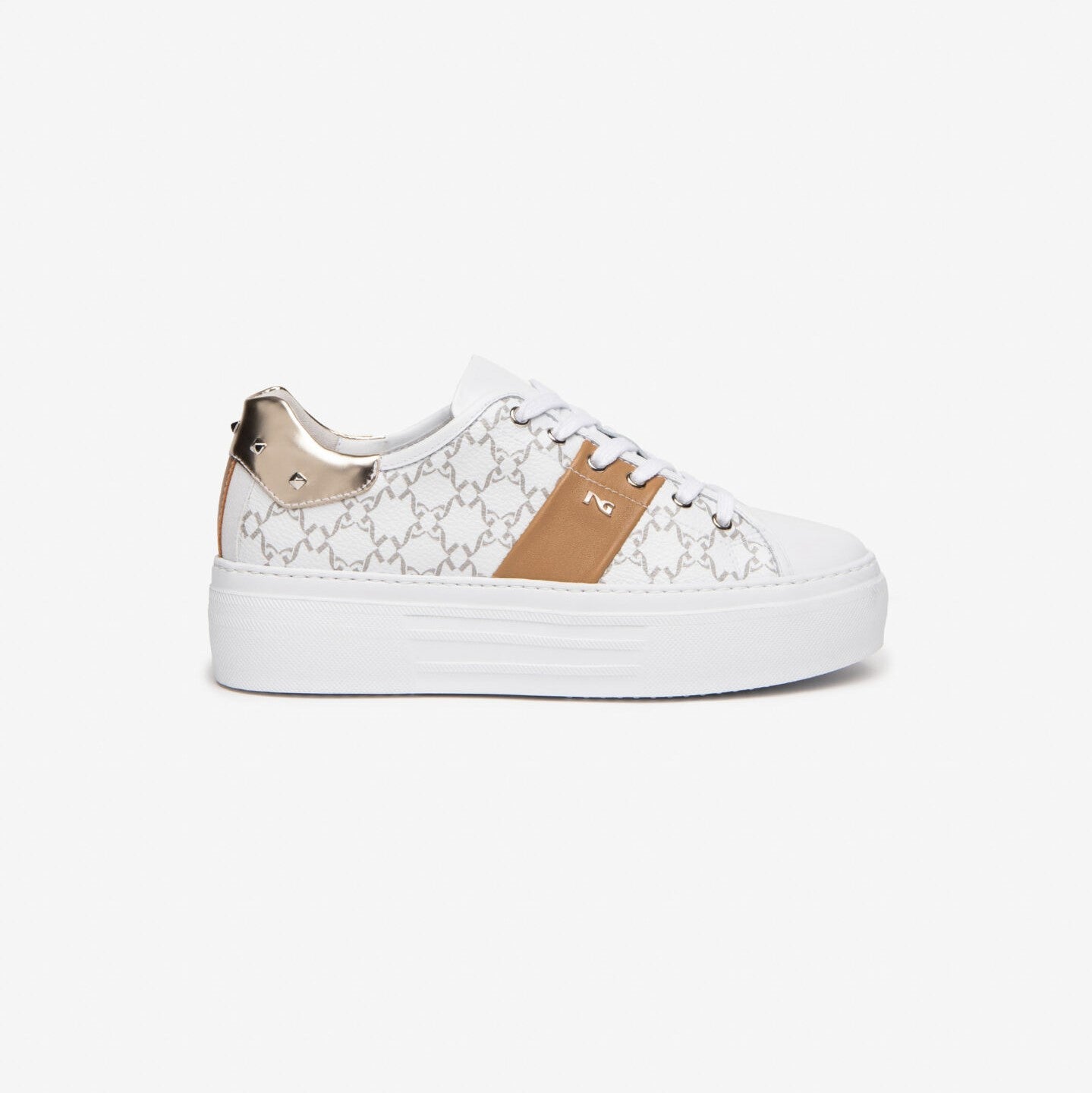 Nero Giardini Sneakers bianca logata con borchie