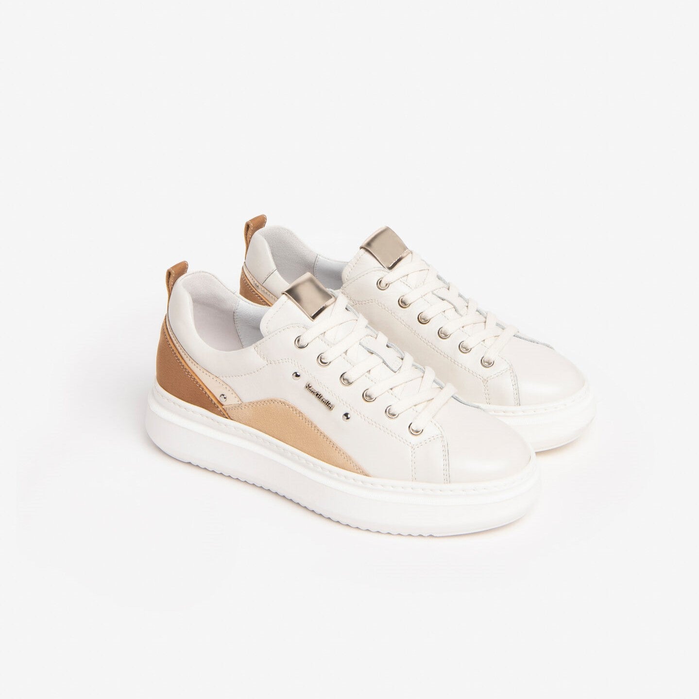 Nero Giardini Sneakers avorio in pelle con inserti cuoio