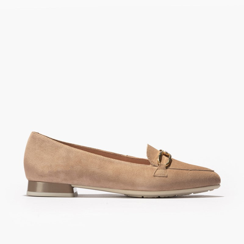 Pitillos Mocassino Donna in Camoscio Beige con Morsetto e Tacco Basso di 2cm
