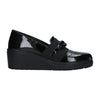 melluso-mocassino-nero-in-vernice-con-catena-e-zeppa-da-donna