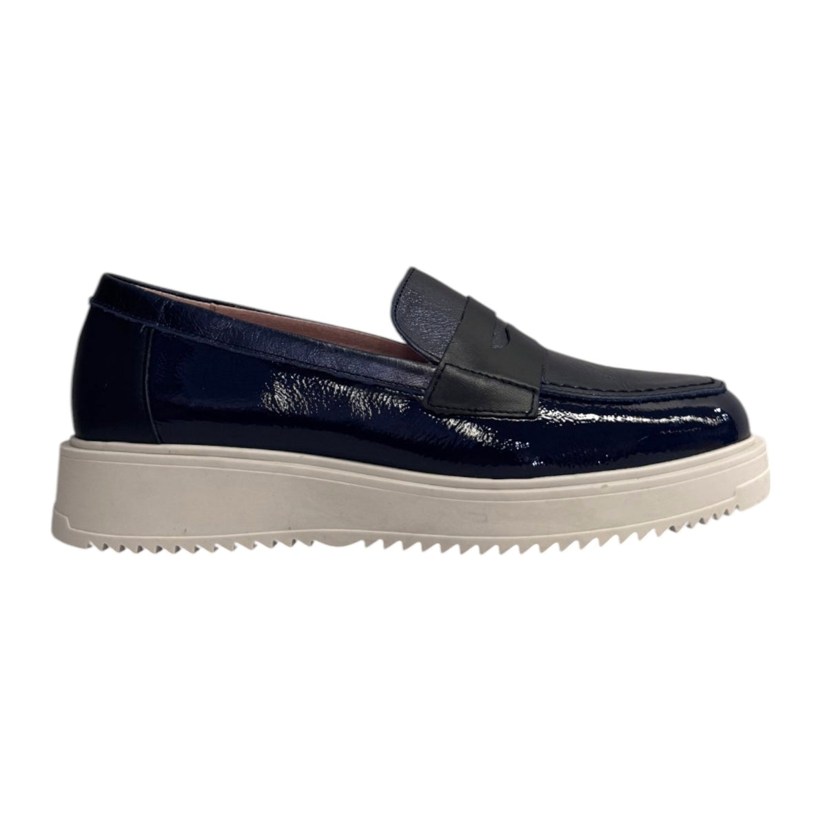 Pitillos Mocassino Donna in Pelle e Vernice Blu con Fondo Bianco