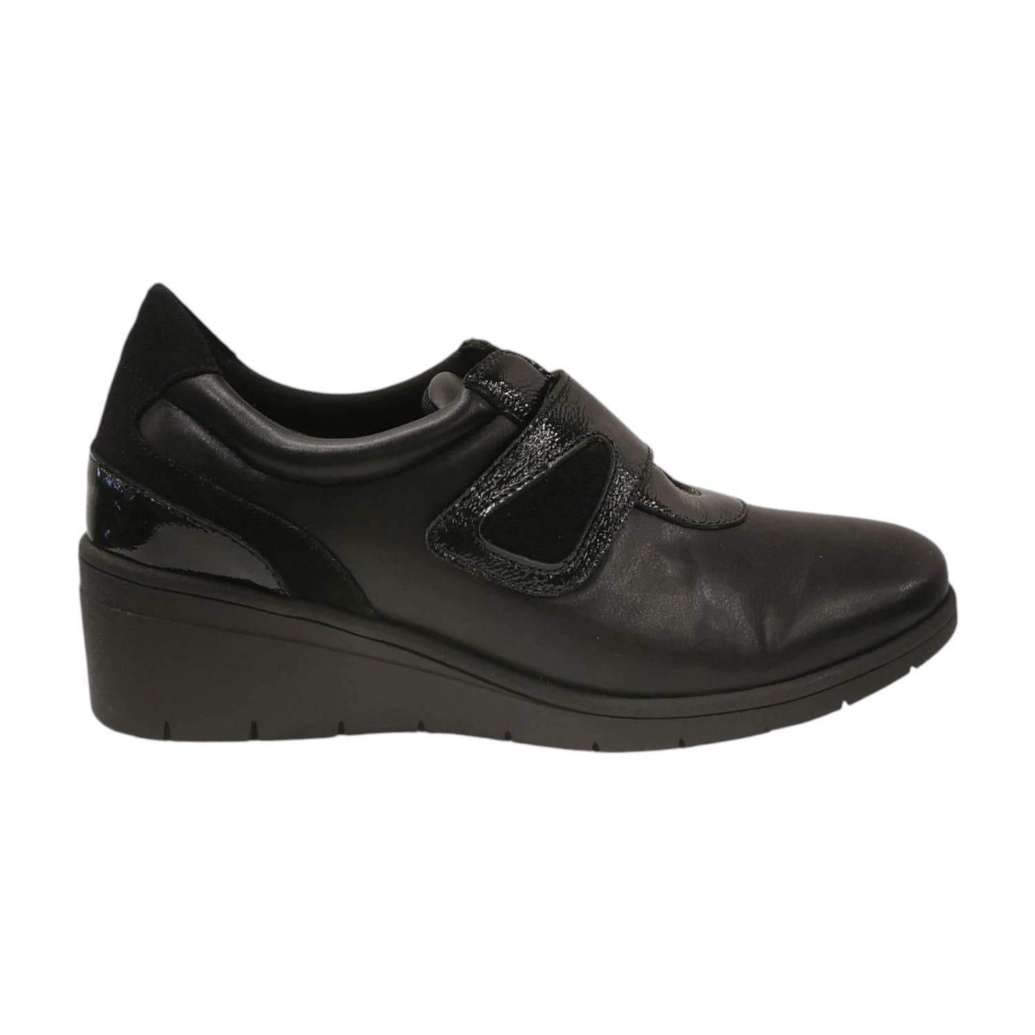 Melluso Scarpa con Strappo Donna in Pelle e Vernice Nera con Zeppa