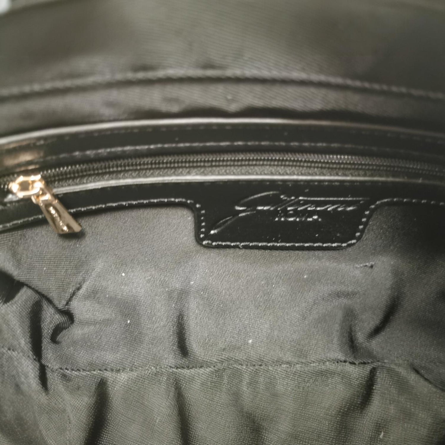 Gattinoni Roma Borsa a Tracolla Donna Teodosia Casual in Ecopelle Nera con Tasca Frontale