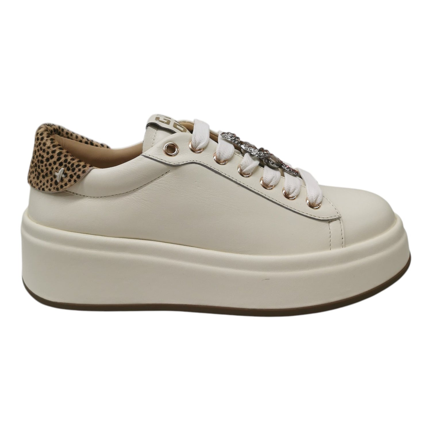 Gio+ Sneakers Donna Platform Latte in Pelle con Serpente Gioiello